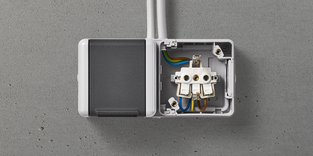 Doppelsteckdose mit Trennsteg bei Elektro Klein GmbH in Berg